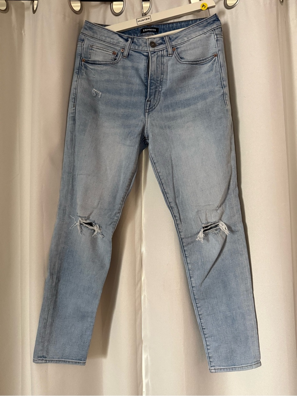 Light Blue Distressed women’s Jeans